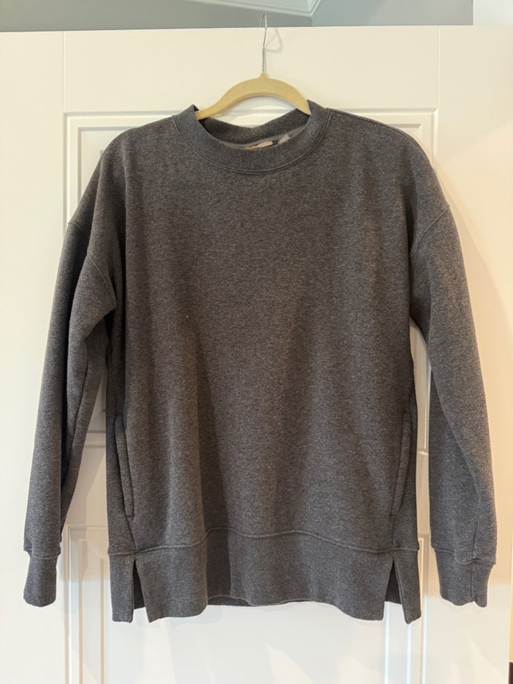 Zella Men's Crewneck Sweatshirt in Charcoal Gray